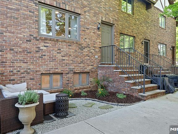 4th image of 66 Grant Ave #C