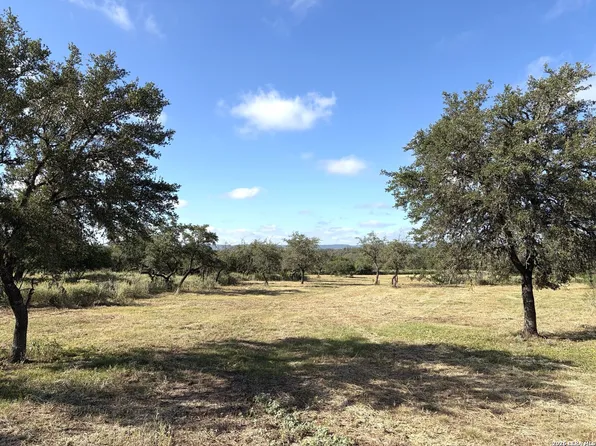 1864 Panther Hollow, Bandera, TX 78003