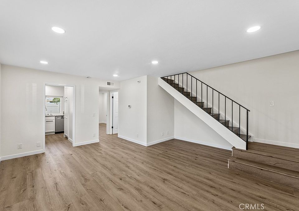 1st image of 51 Golden Glen St #1