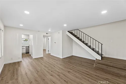 51 Golden Glen St #1 Photo 1