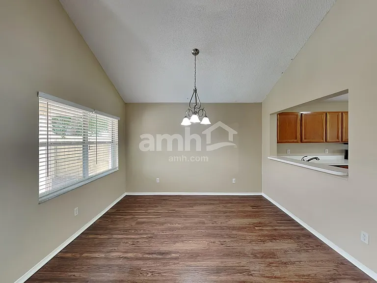 317 Morning Creek Cir — Photo 5