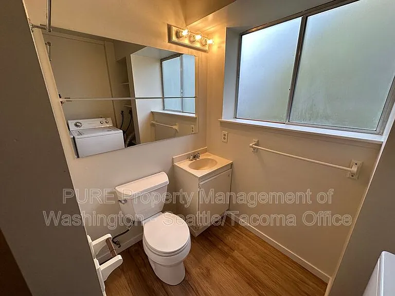 1727 45th Ave SW — Photo 22