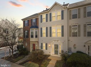 1010 Harrison Cir, Alexandria, VA 22304