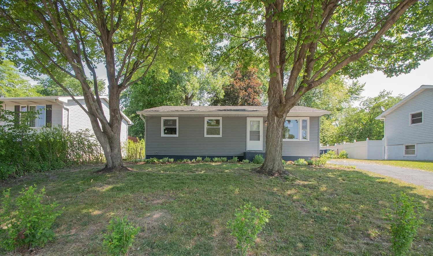 112 Glencove Dr photo 1