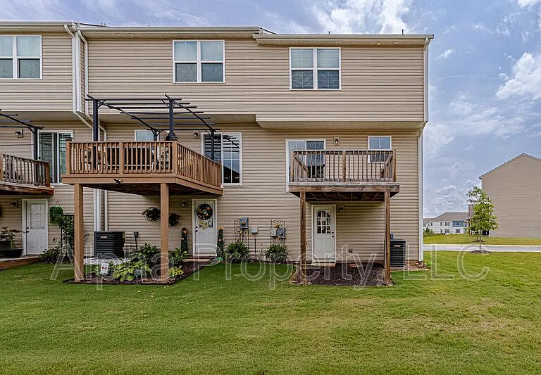 301 Parkridge Way — Photo 18