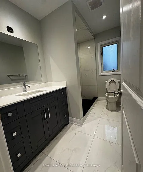 16 Almond Ave — Photo 8