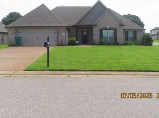 8 Garrison Dr, Jackson, TN 38305