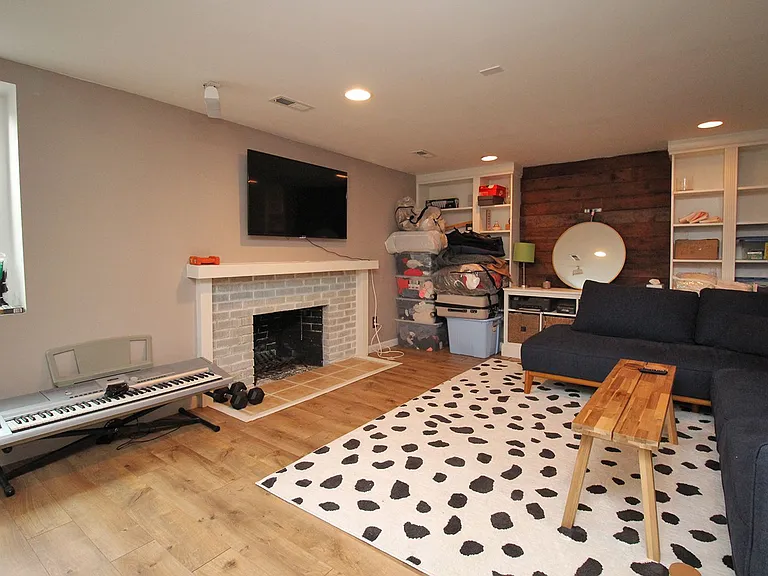 9706 N Van Houten Ave — Photo 18