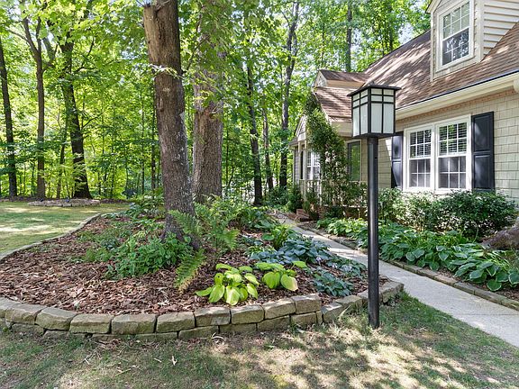 2nd image of 8116 Brookwood Ct