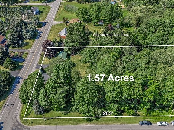 5th image of 381 Town Line Rd