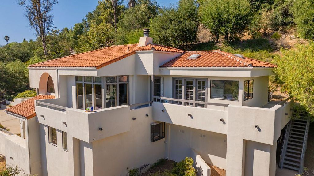 1008 Country Club Drive 3