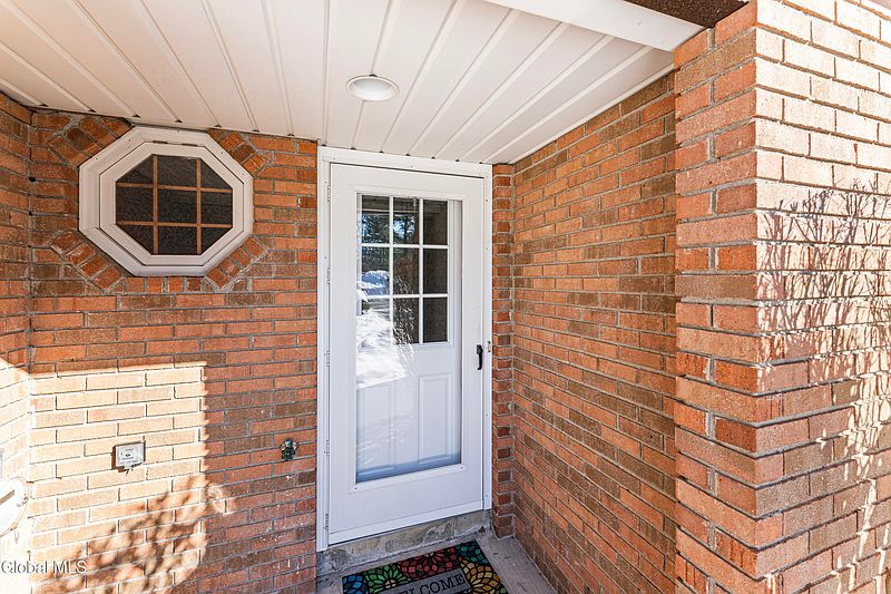 2nd image of 4059 Chaucer Place