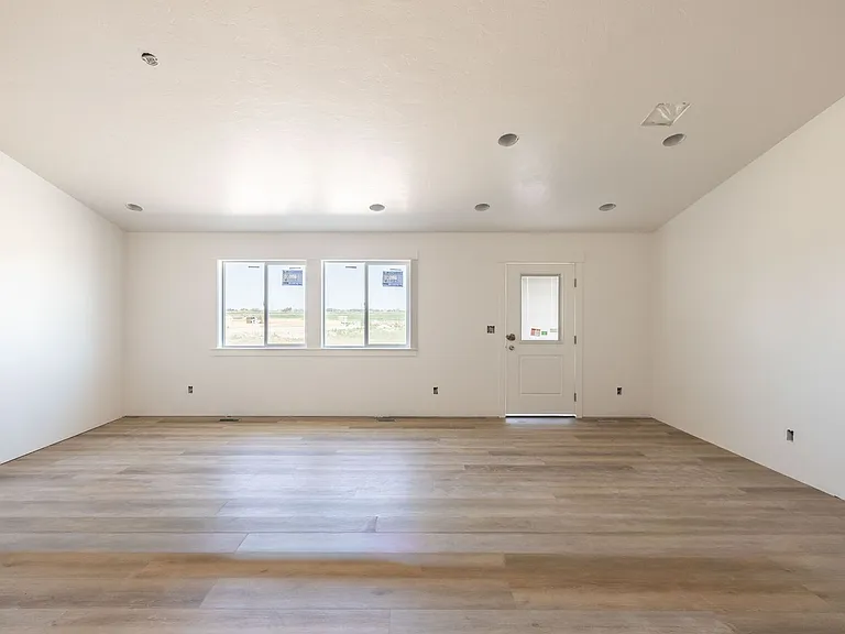 3707 Razor Cir — Photo 3