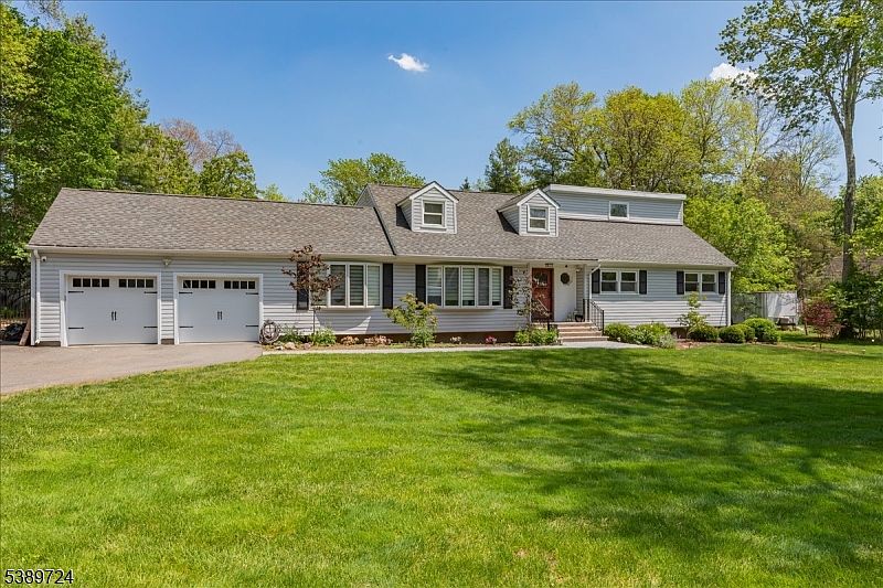 1st image of 15 Wedgewood Dr