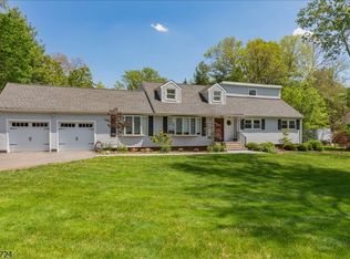 15 Wedgewood Dr, Basking Ridge, NJ 07920