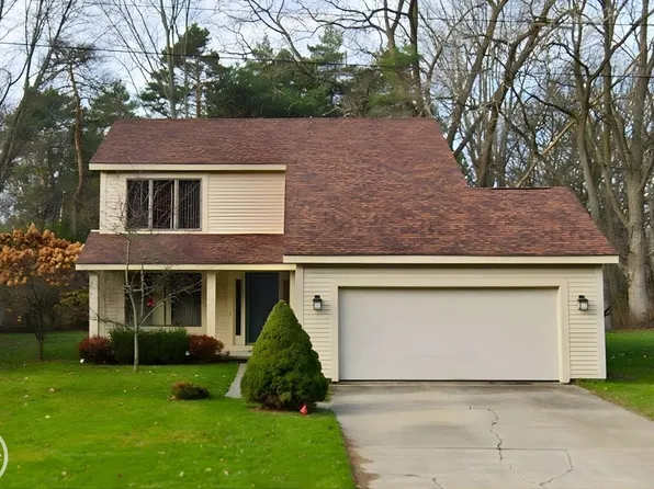 3515 Strawberry Ln, Port Huron, MI 48060