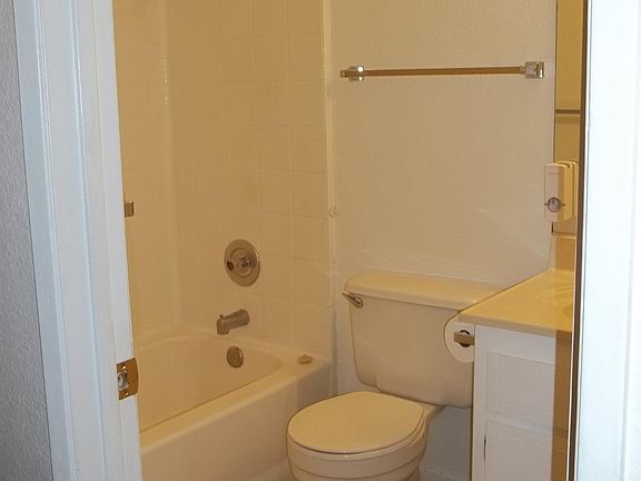 4th image of 13770 Oakmont Dr