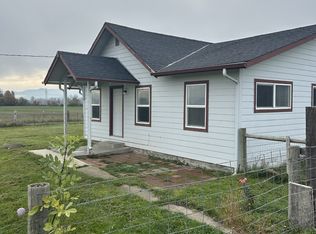 11505 Table Rock Rd, Central Point, OR 97502