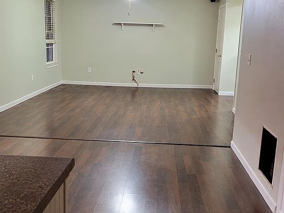 3rd image of 4653 Shephard Rd