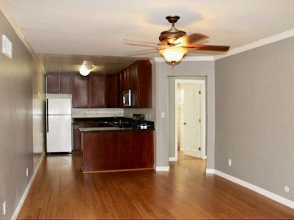 3rd image of 4654 33rd St Unit 22