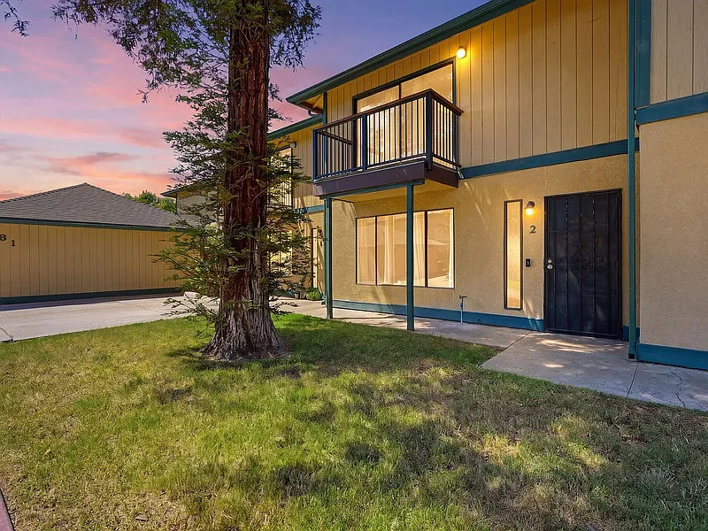 2 bed, 2.0 bath, 1200 sqft, $1,390 — Photo 1