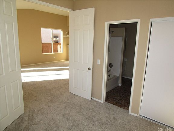 5th image of 3735 Las Palmas Ave