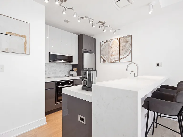 144 Waverly Pl #3A — Photo 4