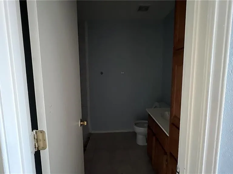 220 N Glasscock Blvd — Photo 10