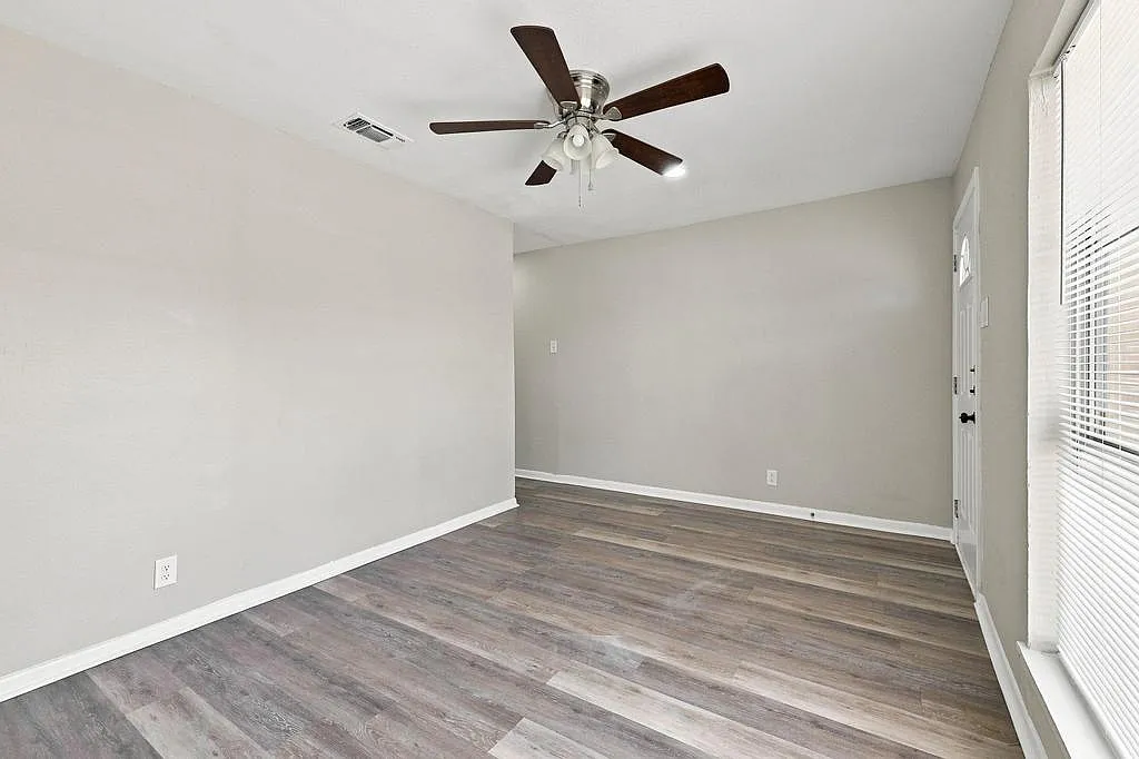 2 bed, 736 sqft, $1,100 — Photo 4