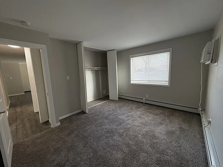 Broadway Crossing Apartments — Photo 13