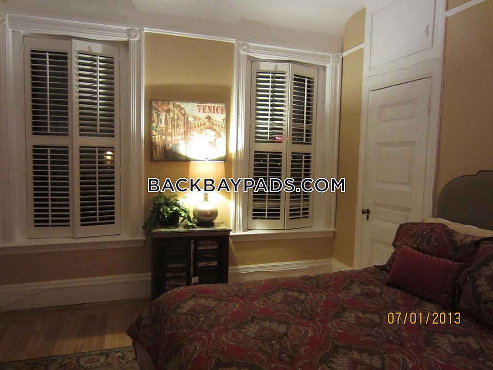2nd image of 290 Commonwealth Ave #U22h