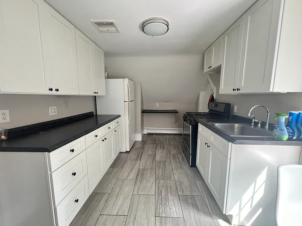 920 Reservoir Ave #2