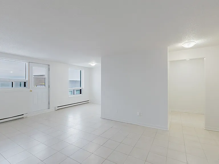 370 Forest St — Photo 16
