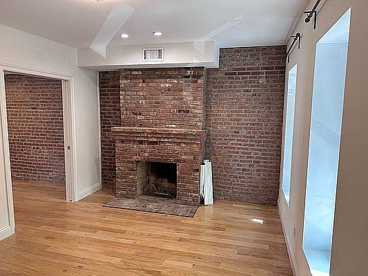 4th image of 53 Douglass St APT 2