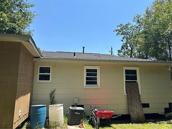 4th image of 1427 Daytona Dr