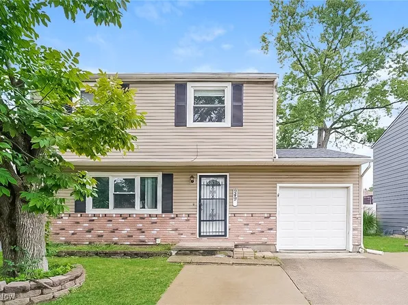 949 Independence Ave, Akron, OH 44310
