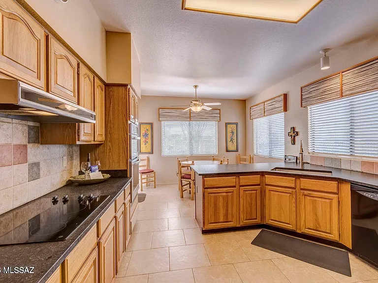 836 E Camino Diestro — Photo 17