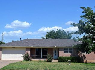 827 Williams Ave, Stinnett, TX 79083