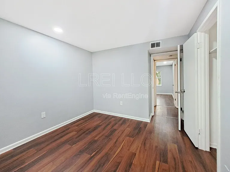 1711 Valley Forge Way #4 — Photo 9