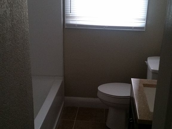 5th image of 4705 Camellia Dr
