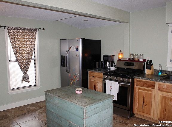 5th image of 315 Basel St