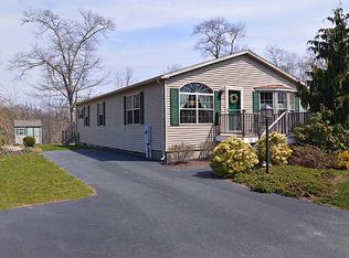 414 Leisure Dr, South Kingstown, RI 02879