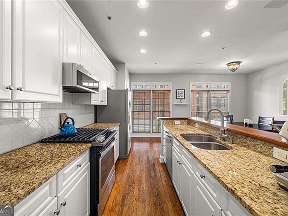 5th image of 2144 Briarwood Blf NE