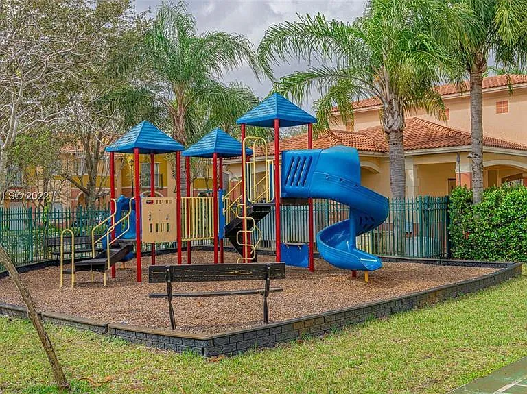903 N Santa Catalina Cir — Photo 1