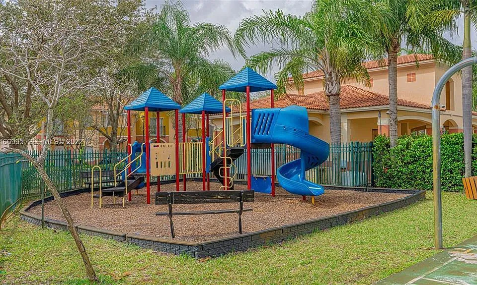 903 N Santa Catalina Cir