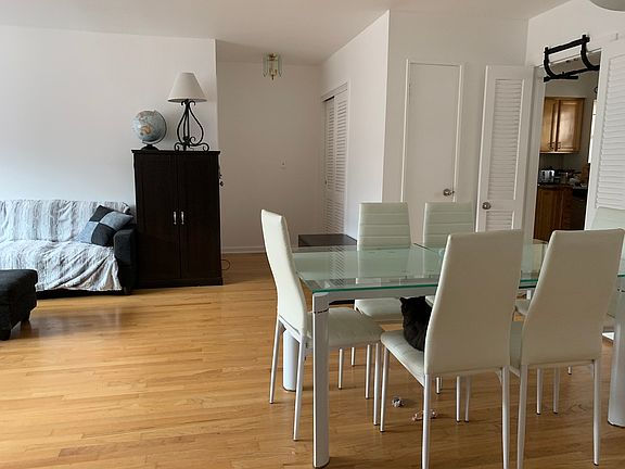 3rd image of 8313 Christiana Ave #2W