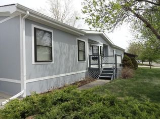 912 Manchester Dr, Pierre, SD 57501