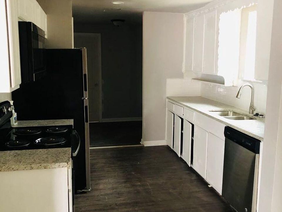 2nd image of 4805 Avenue G