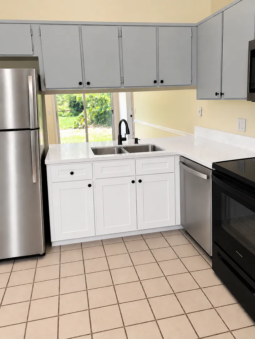 4 Bed 2 Bath Home | Pet Friendly with Fenced in Yard | Washer Dryer Hook Ups | Section 8 Welcome — Photo 3