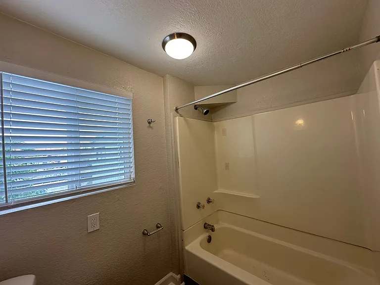 230 Arletta St — Photo 8